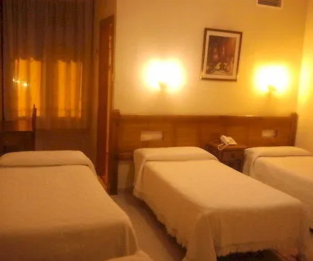 Royal Hotel 2*